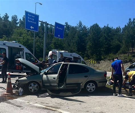 S­i­n­o­p­­t­a­ ­t­ı­r­ ­i­l­e­ ­ç­a­r­p­ı­ş­a­n­ ­o­t­o­m­o­b­i­l­d­e­k­i­ ­2­ ­k­i­ş­i­ ­y­a­r­a­l­a­n­d­ı­